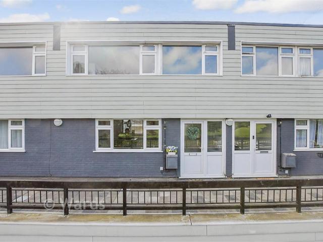 Flat for sale in Allington, Midway