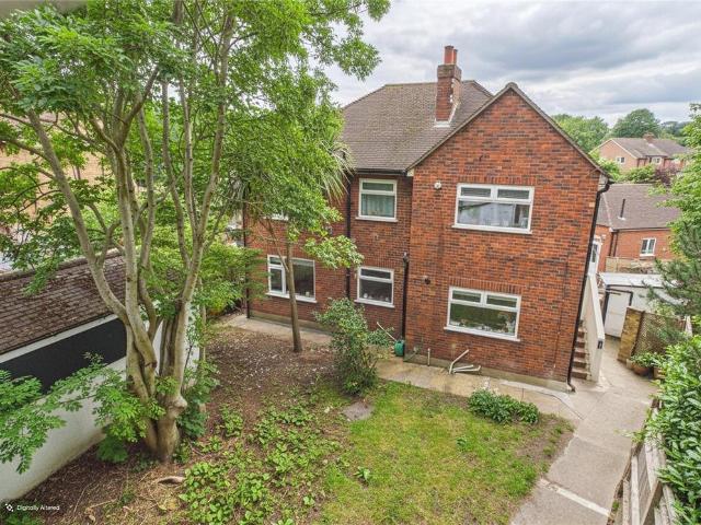 Flat for sale in Tolworth, Greater London