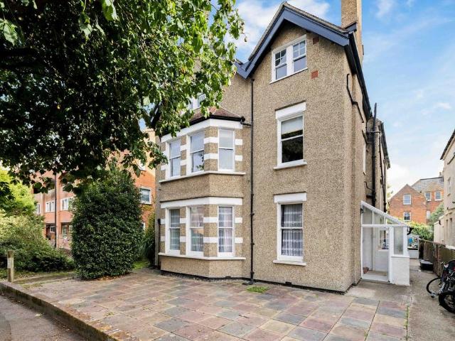 Flat for sale in Folkestone