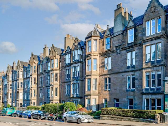Flat for sale in Marchmont, Scotland