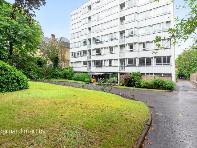 Flat for sale in Putney, Greater London
