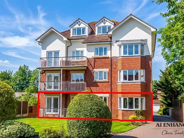 Flat for sale in Marshside, Southport