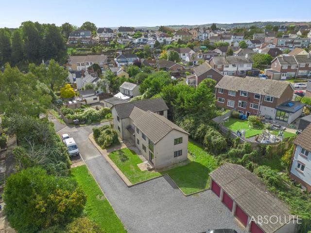 Flat for sale in Combe Pafford