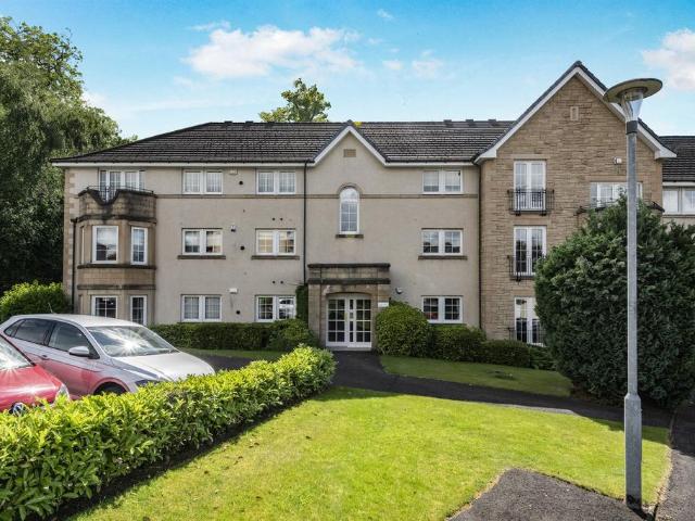 Flat for sale in Rutherglen, Scotland