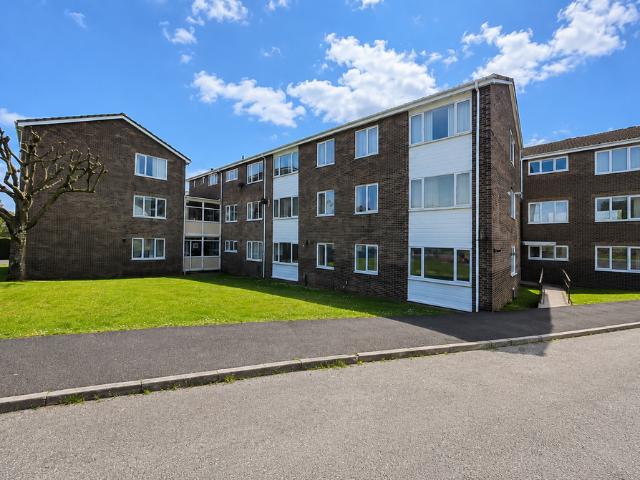 Flat for sale in Mount Wise