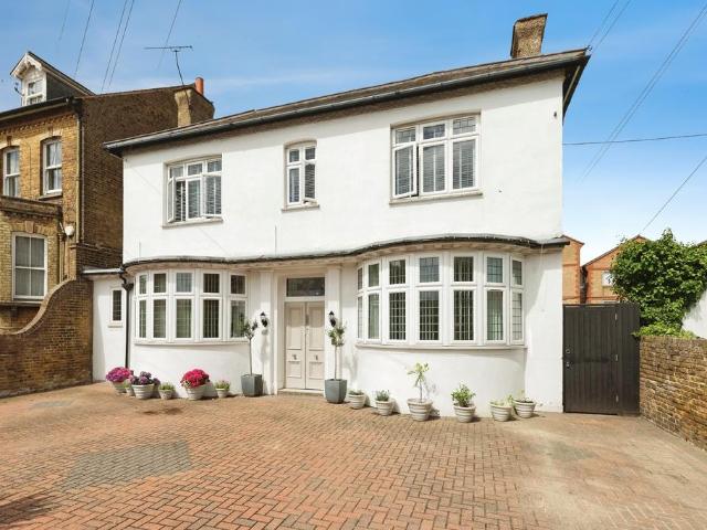 Flat for sale in Mickleburgh Hill, The Bridge