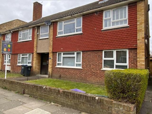 Flat for rent in London Borough of Merton, Greater London