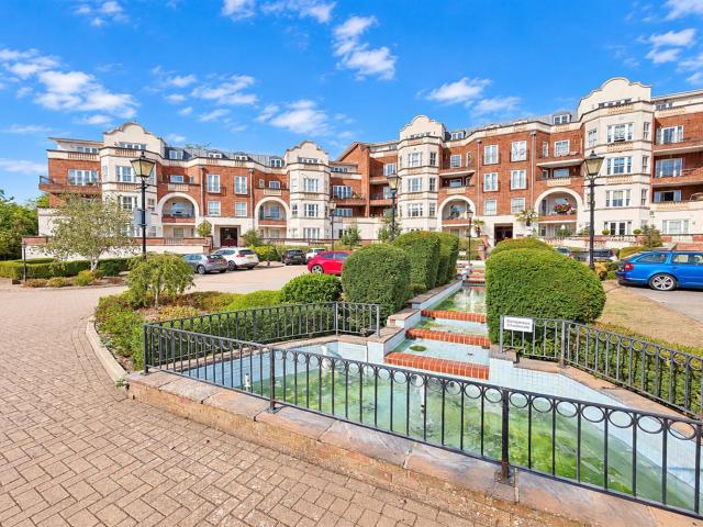 Apartment for rent in North Ascot, Ascot