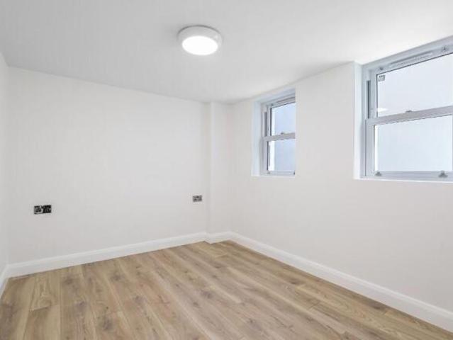 Flat for rent in Cat Hill