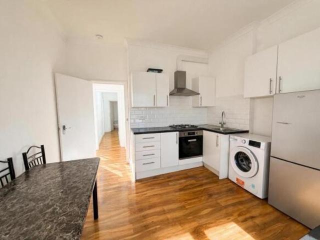 Flat for rent in Acton, Greater London
