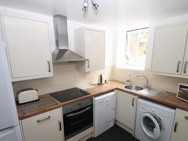 House for rent in Follaton, Strode