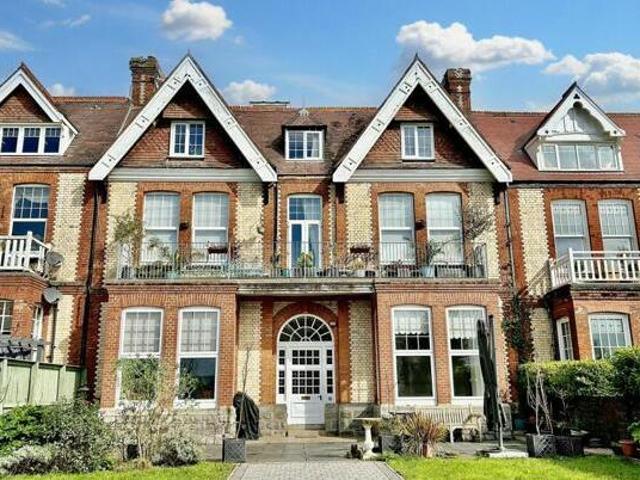 House for sale in Follaton, Strode