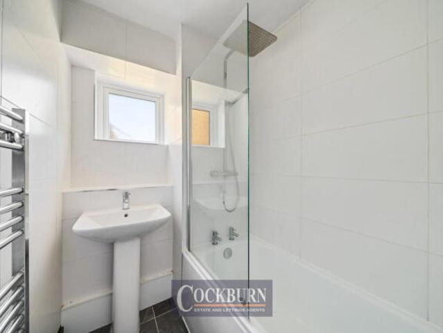Flat for sale in Cat Hill