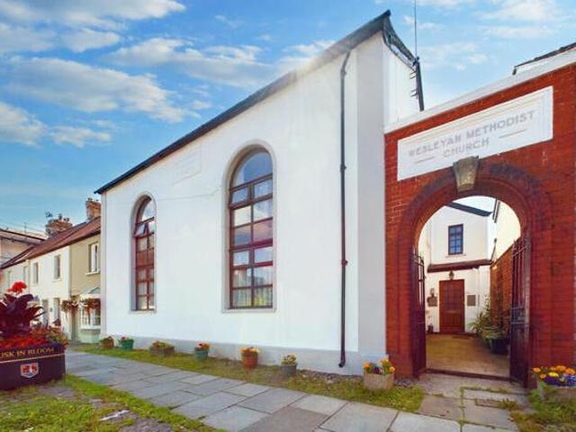 House for sale in Llanbadoc, Wales