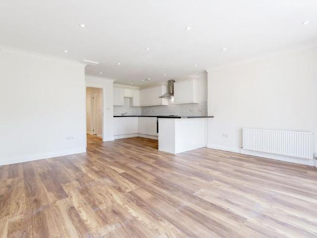 Apartment for rent in London Borough of Croydon, Thornton Heath