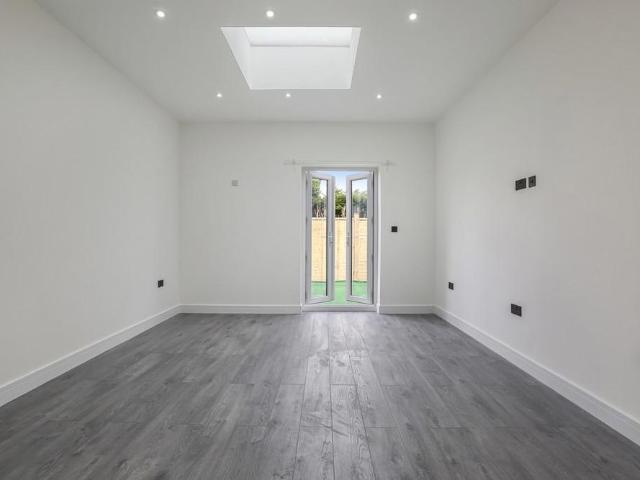 Apartment for rent in Wallington, Greater London