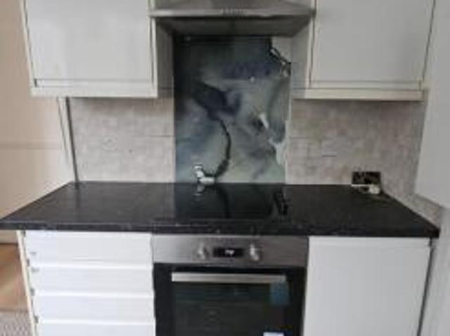 Maisonette for rent in Cat Hill