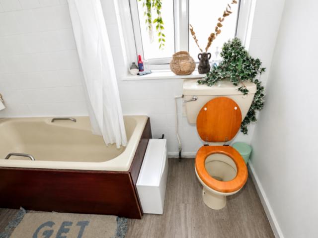 Maisonette for sale in Cat Hill