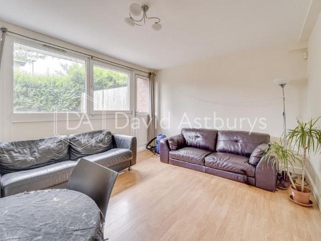 House for rent in Barnsbury, Greater London