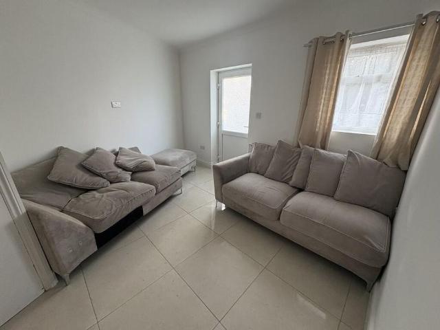 House for rent in London Borough of Ealing, Greater London