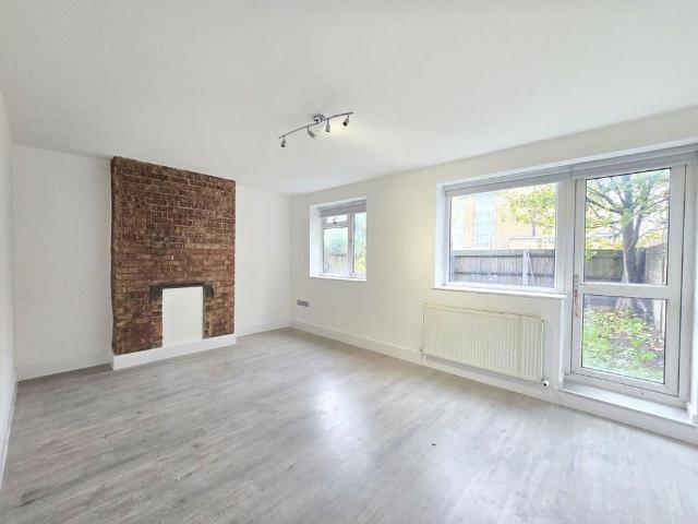 House for rent in Mile End, Greater London