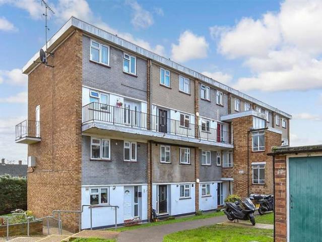Maisonette for sale in Hornchurch, Greater London