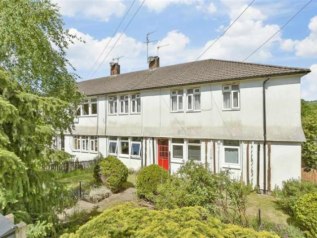 Maisonette for sale in Pachesham Park, Surrey