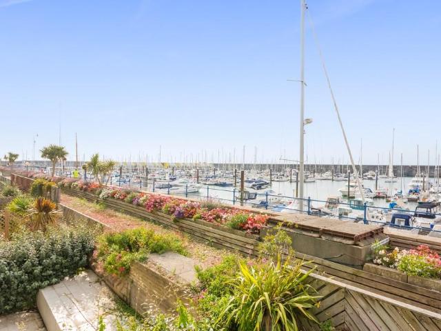 Flat for sale in Brighton Marina, Roedean