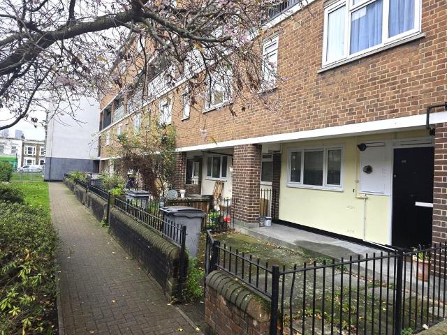 Flat for rent in Mile End, Greater London