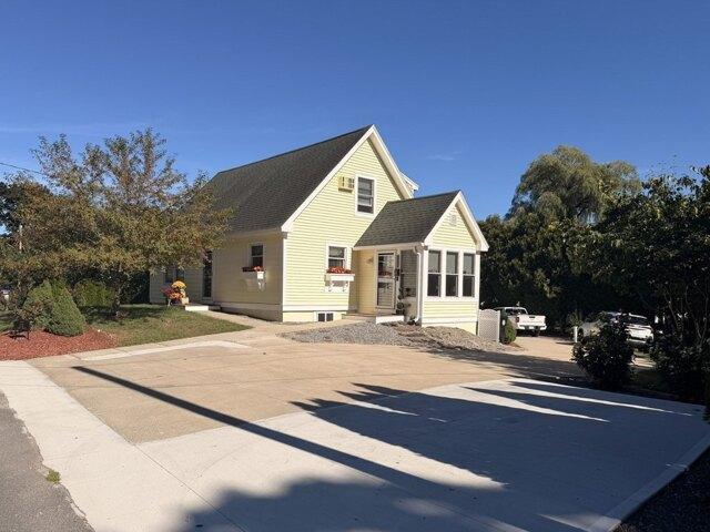 House for sale in Groveland, Essex County