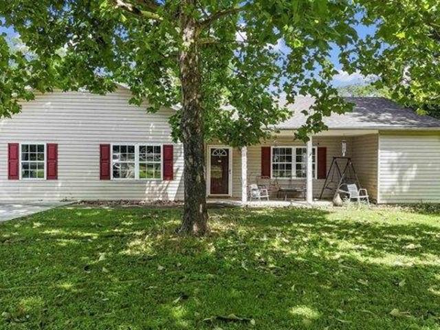 House for sale in Guntersville, Alabama