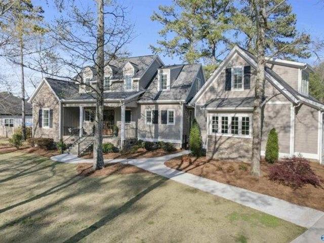 House for sale in Guntersville, Alabama