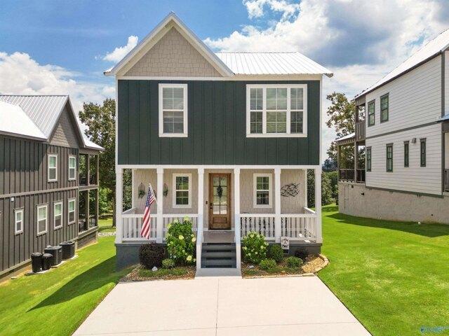 House for sale in Guntersville, Alabama
