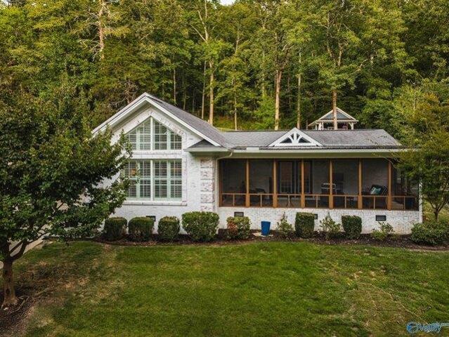 House for sale in Guntersville, Alabama