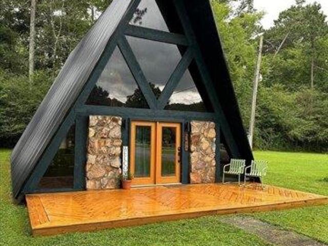 House for sale in Guntersville, Alabama