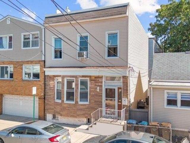 House for sale in Guttenberg, Hudson County