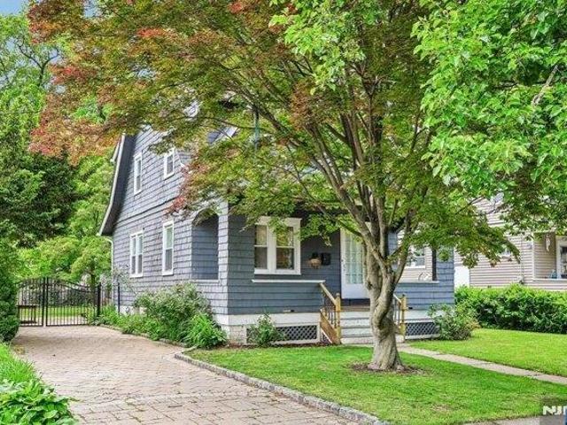 House for sale in Hackensack, New Jersey