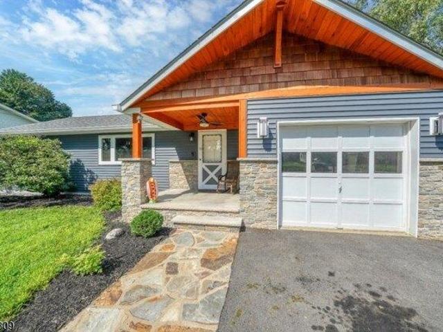 House for sale in Hackettstown, Warren County