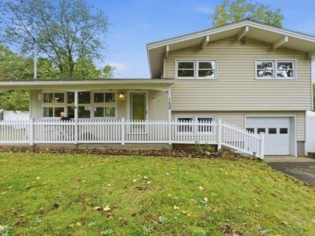 House for sale in Plainville, Hadley