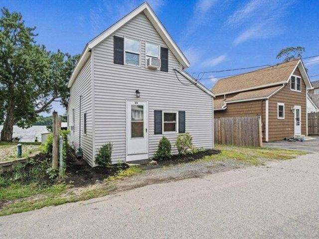 House for sale in Hanson, Massachusetts