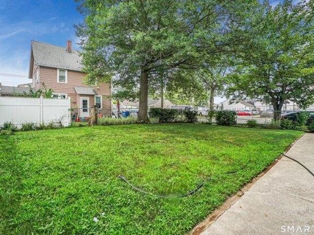 House for sale in Hamden, Connecticut