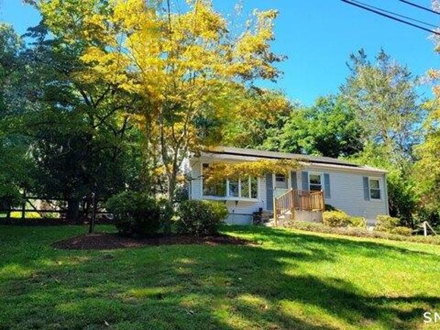 House for sale in Hamden, South Central Connecticut Planning Region
