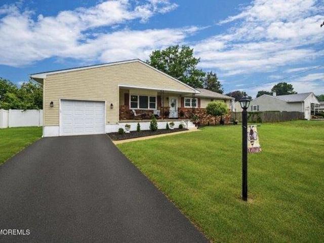 House for sale in Crosswicks, New Jersey