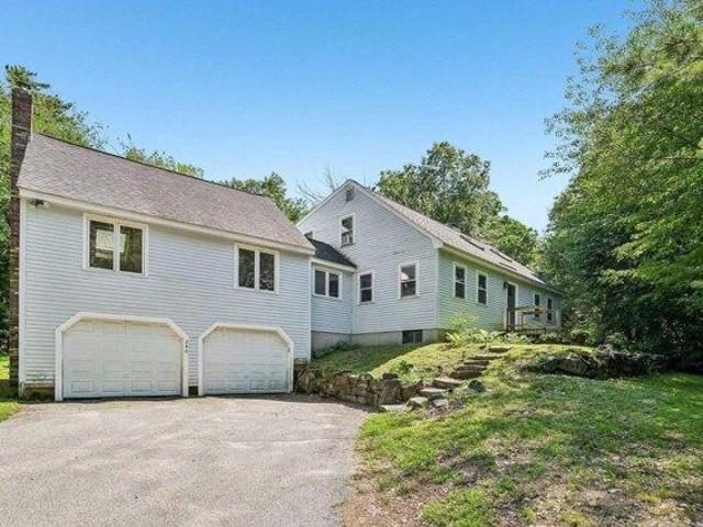 House for sale in Hampstead, Rockingham County