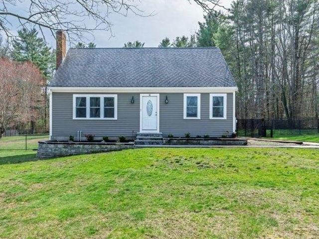 House for sale in Hanson, Massachusetts