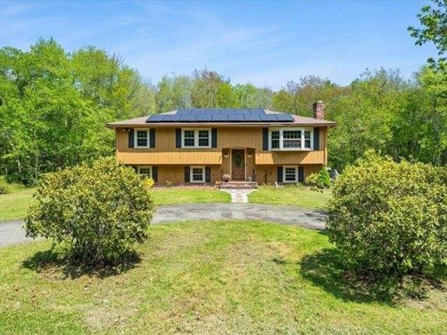 House for sale in Hanson, Massachusetts