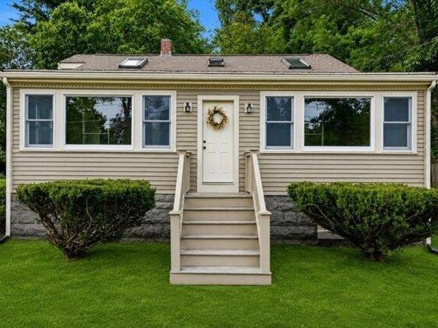 House for sale in Hanson, Massachusetts