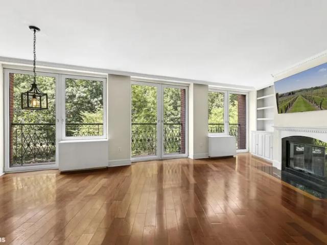 Apartment for sale in Arverne, New York