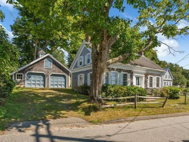 House for sale in Bailey Island, Maine