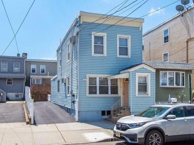 House for sale in Hudson, New Jersey